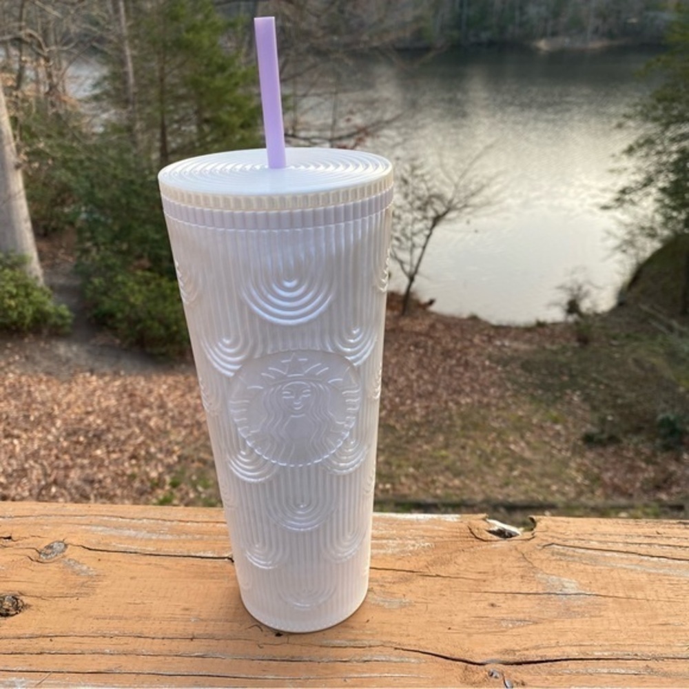 🤍NWT🤍Starbucks 2023 White Pearl Shell Core Siren Scales Cold Cup Tumbler Venti